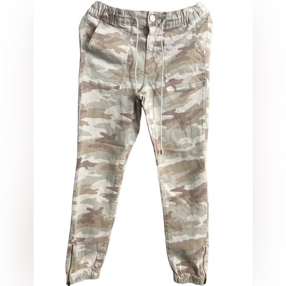 American Eagle Outfitters Denim - American eagle high rise desert camo stretchy jogger pants